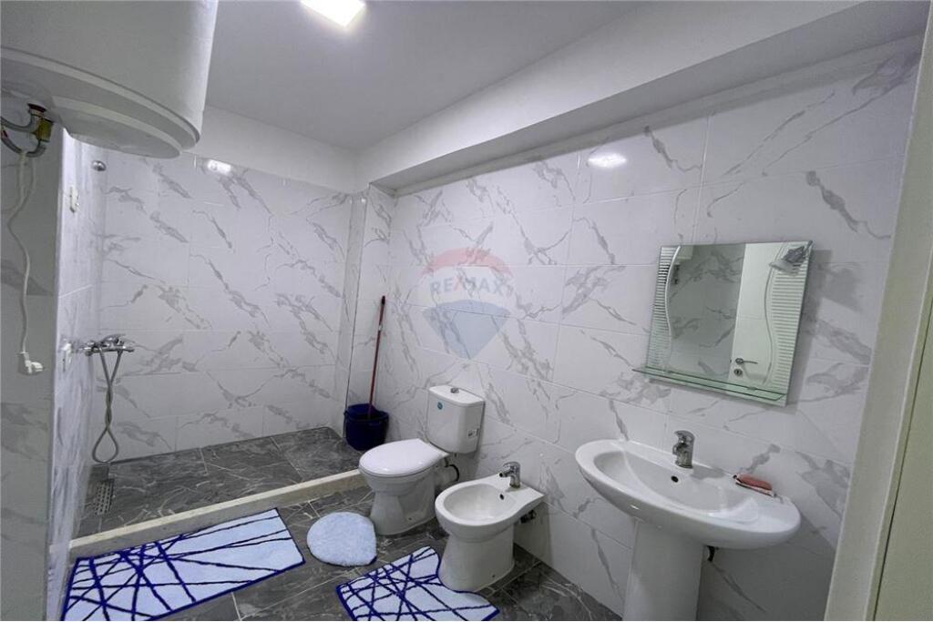 Apartament - Për Shitje - Rruga Sotir Caci, Fresk, Tiranë
