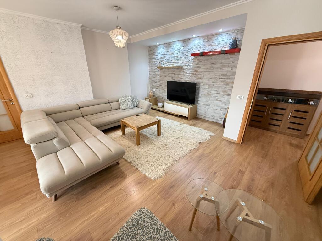 📢 For Rent – Apartment 2+1, Building with Arrow
