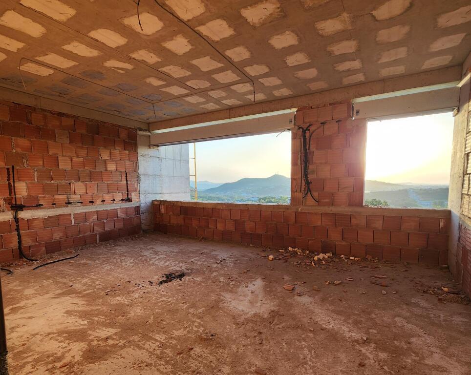 IN VENDITA: VILLA GEMELLA DI LUSSO CON PISCINA PRIVATA – FLOWERS HILL RESIDENCE, LUNDËR/TEG