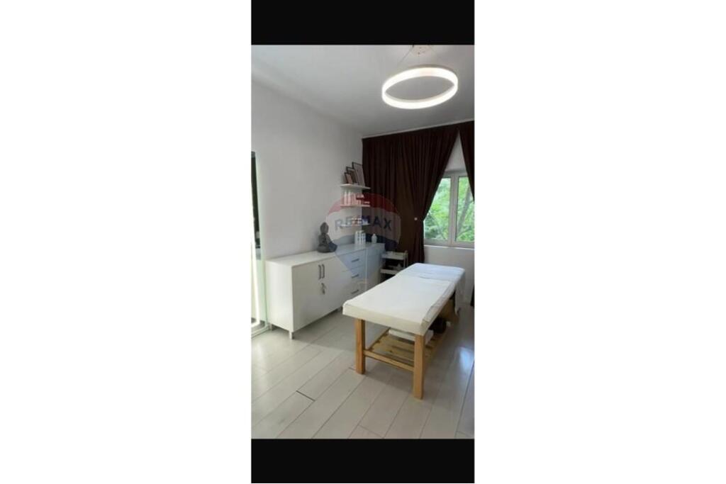 For rent 1+1 space in the Blloku area