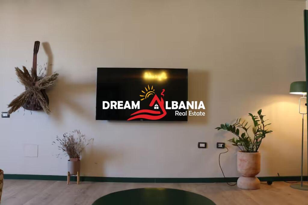 Jepet me qera apartament 2+1 ne Bulevardin Zogu i Pare prane Shkencave te Natyres (ID 42215324)