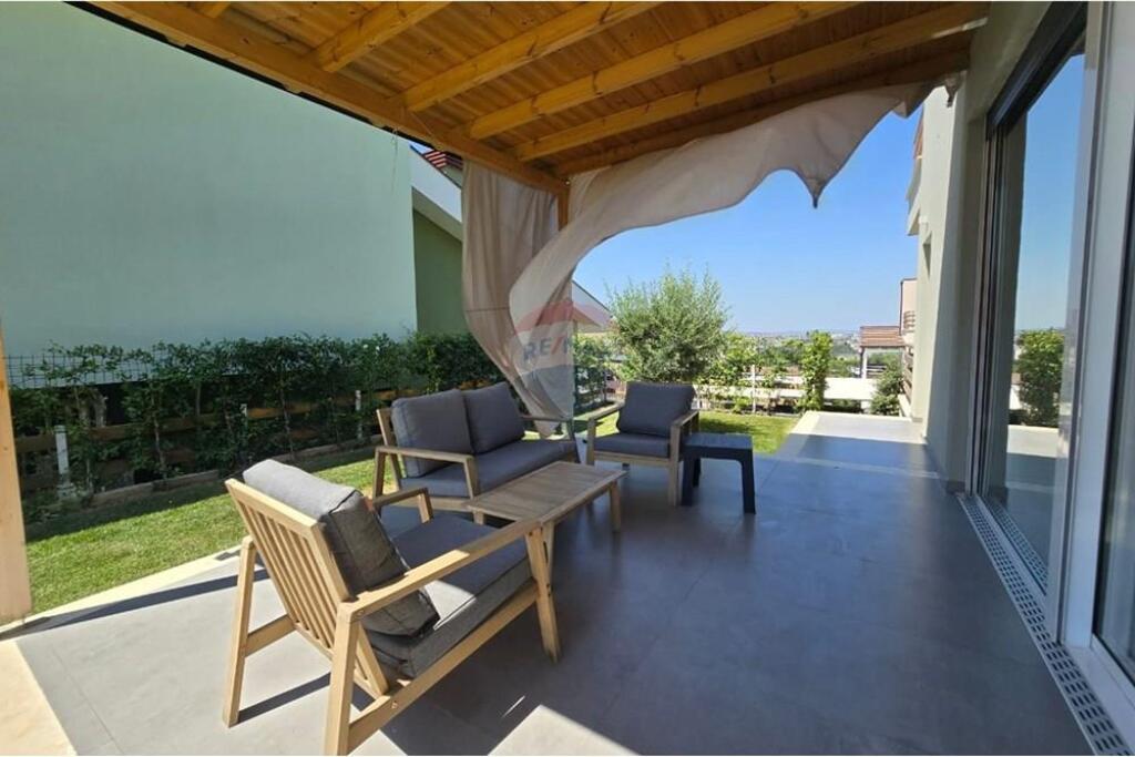 Vila me qira në Long Hill Residence