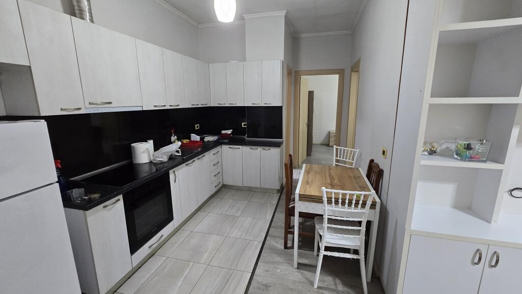 Affittasi 1+1 a Kinostudio al prezzo di 450€