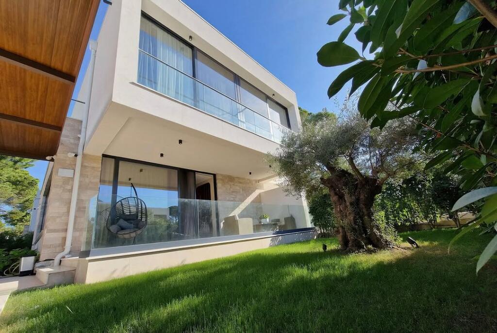 Fantastic villa📍San Pietro villa for sale in San Pietro, Gjiri Lalezit