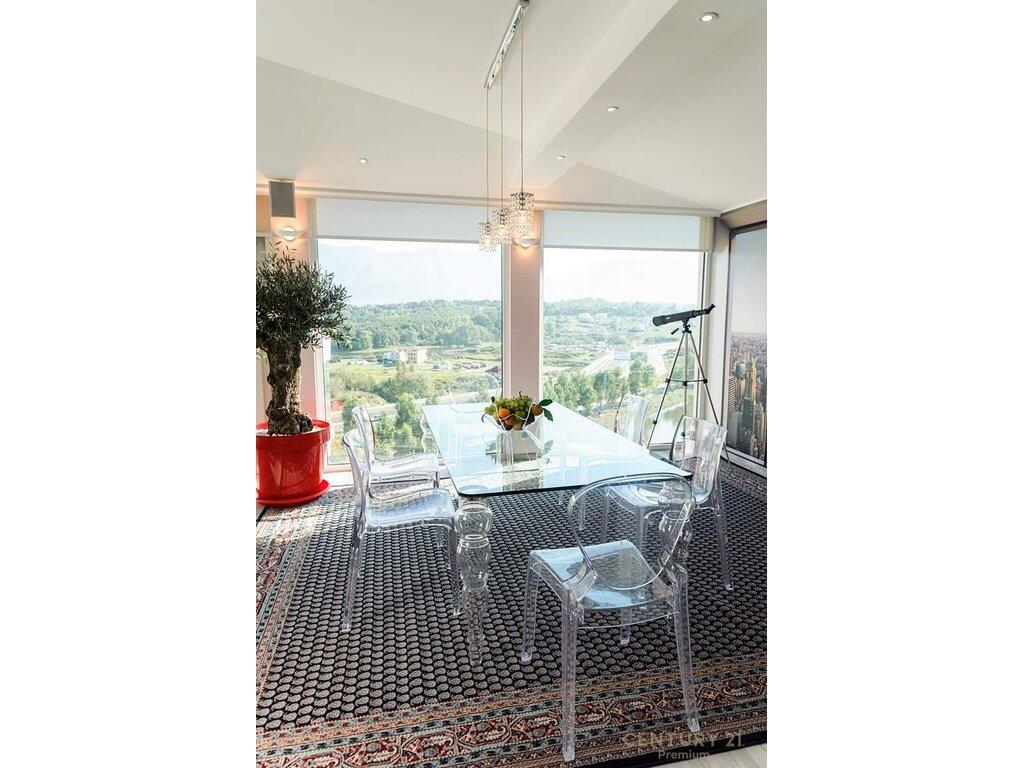 Luxury penthouse for rent at the Dry Lake