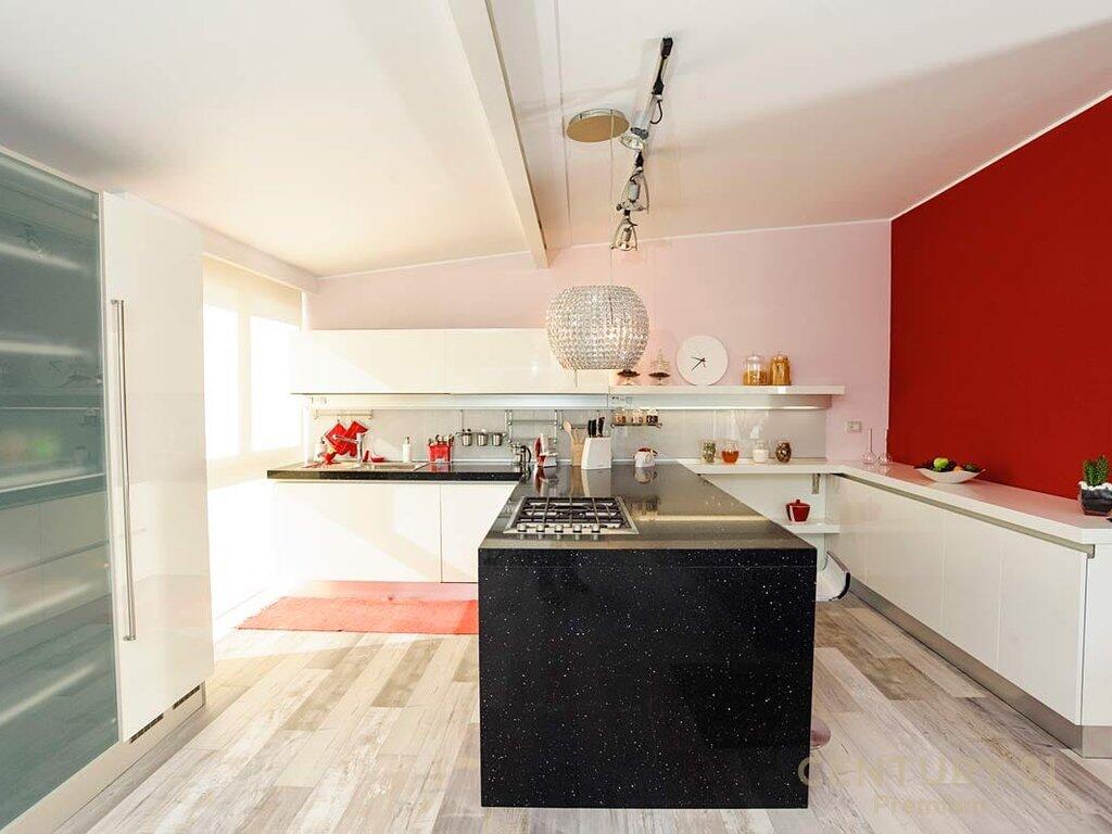 Luxury penthouse for rent at the Dry Lake