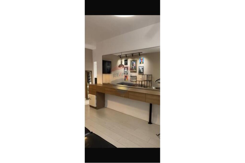 For rent 1+1 space in the Blloku area