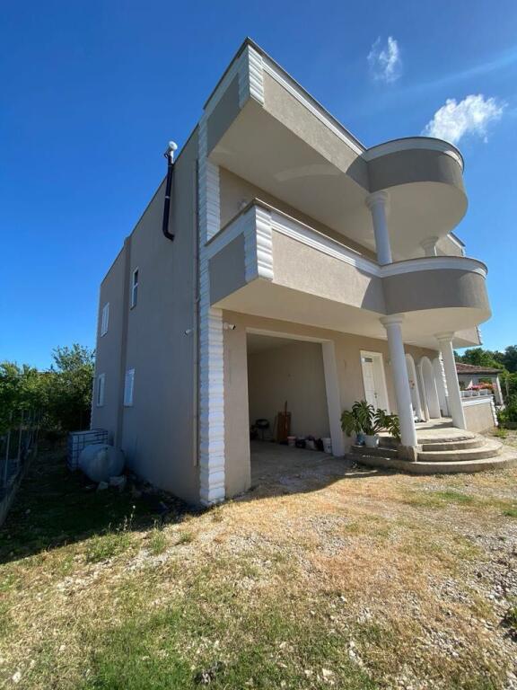 Private House for Sale in Sukth