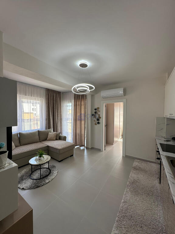 Jepet me qera apartament 1+1 ne Golem(Perball Epidam)
