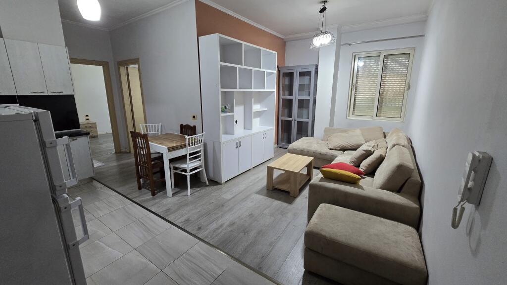 Affittasi 2+1 a Yzberisht a 370€