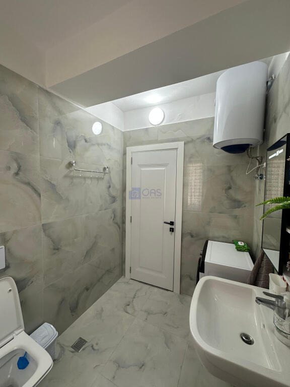Jepet me qera apartament 1+1 ne Golem(Perball Epidam)
