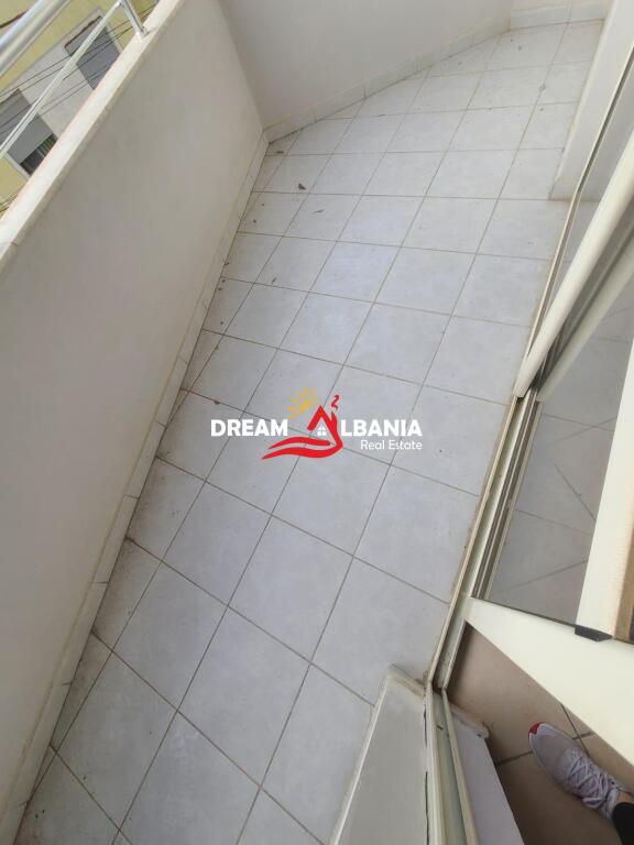 Apartment 1+1+2 with balconies for sale in Fresk, near Nuclear Physics in Tirana (ID 4111977)
