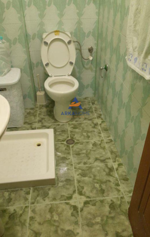 SHITET APARTAMENT 2+1+3 BALLKON "RRUGA NAIM FRASHERI,PRANE MOZAIKUT TE TIRANES" 250.000 EURO.