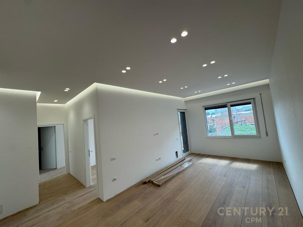 AT HENKE RESIDENCE OPPOSITE AMERICAN 3 WE RENT SPACE FOR OFFICE / BUSINESS