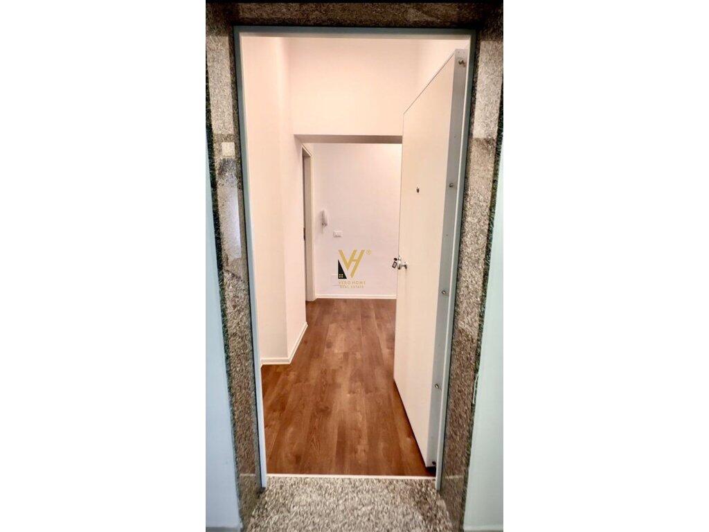 OFFICE 100 M2 FOR RENT AT THE MUNICIPALITY OF PARIS 1,000 EURO