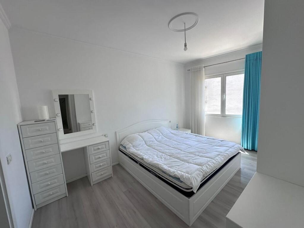 Shitet apartament tek 21 Dhjetori