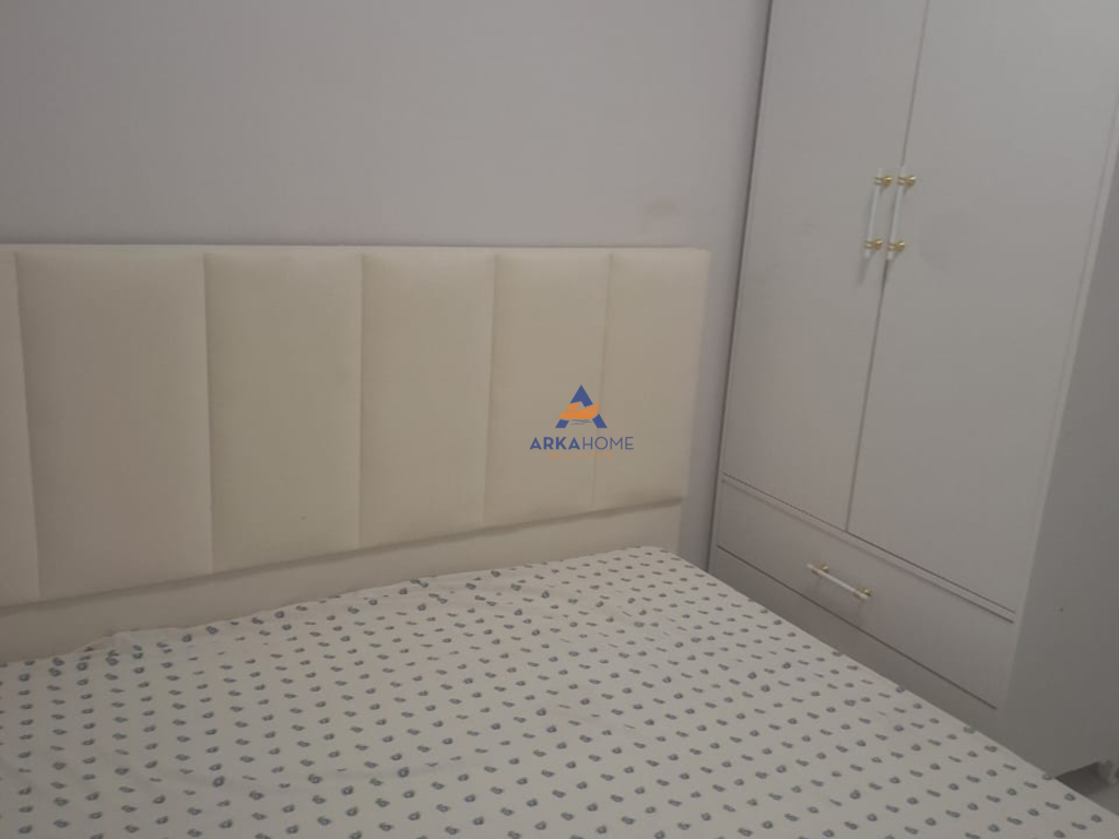 JEPET APARTAMENT ME QERA 1+1+BALLKON "21 DHJETORI " 600 EURO.