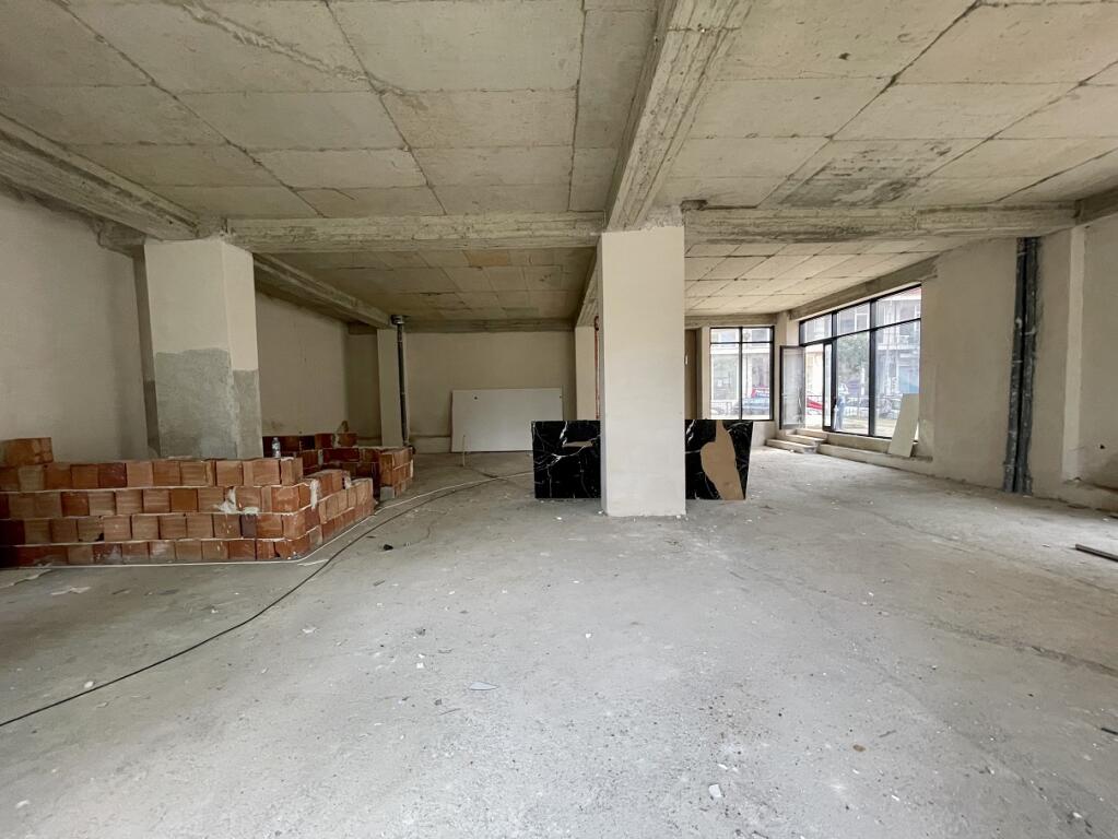 Commercial space for RENT opposite the New Maternity, (Brryli)