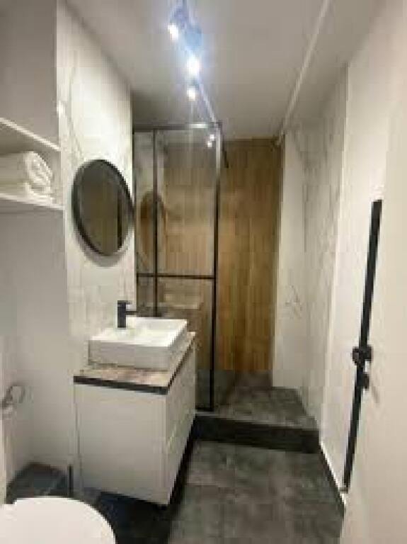 Near the former Durres Restaurant, Ferit Xhajko street, near Ozone, a 1+1 apartment is for rent, bathroom, veranda, with an area of 75 m2, 9th floor, new building with elevator, air conditioner, parquet flooring, furnished. A.K. Agency service fee half rent. The first month of rent, the last month, and one month guarantee are required. Rent is 600 euros per month.