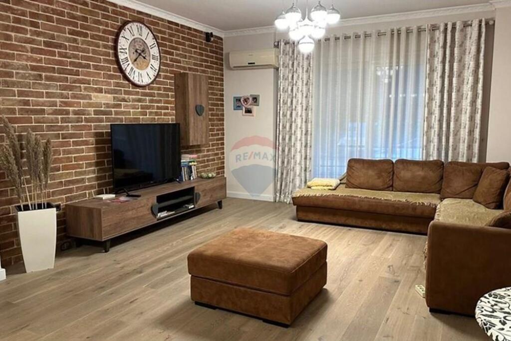 Apartment 2+1 for sale at Kompleksi i Vizion +