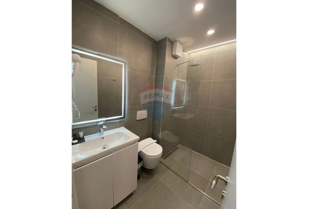 Vlore, hotel for sale, 1,076 m² 1,550,000 € (ID: 530161033-237)