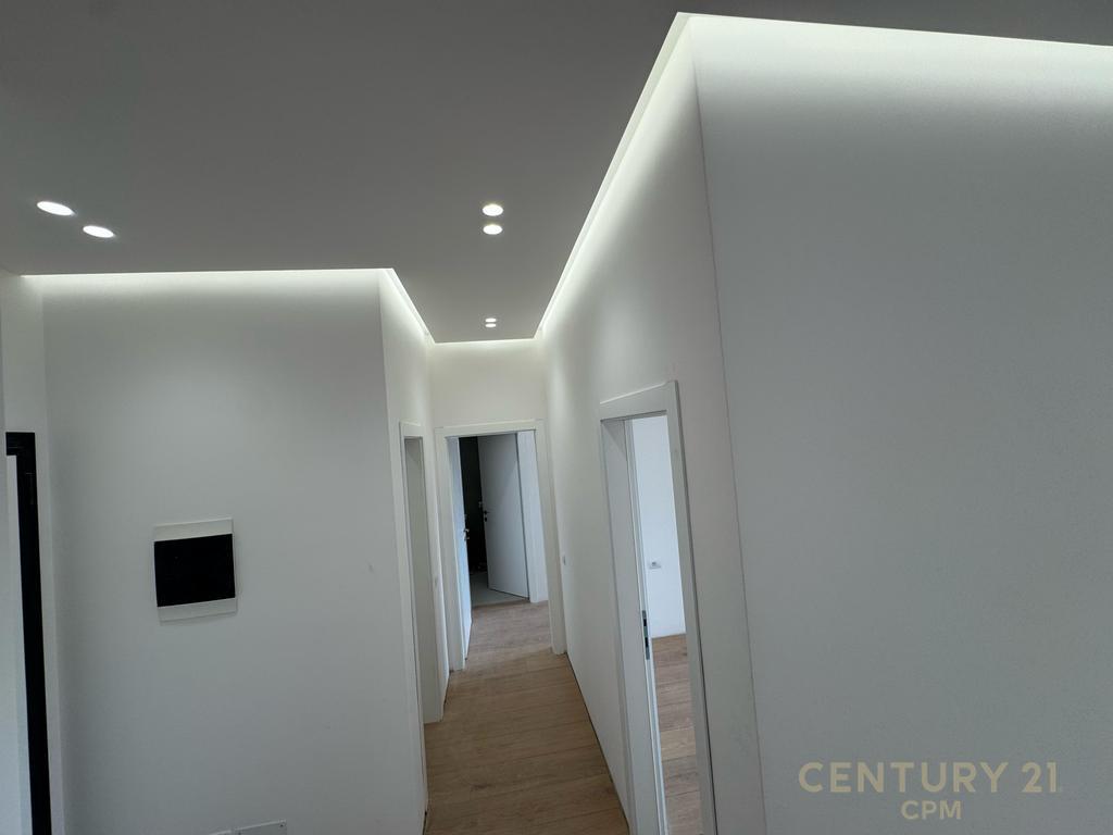 AT HENKE RESIDENCE OPPOSITE AMERICAN 3 WE RENT SPACE FOR OFFICE / BUSINESS