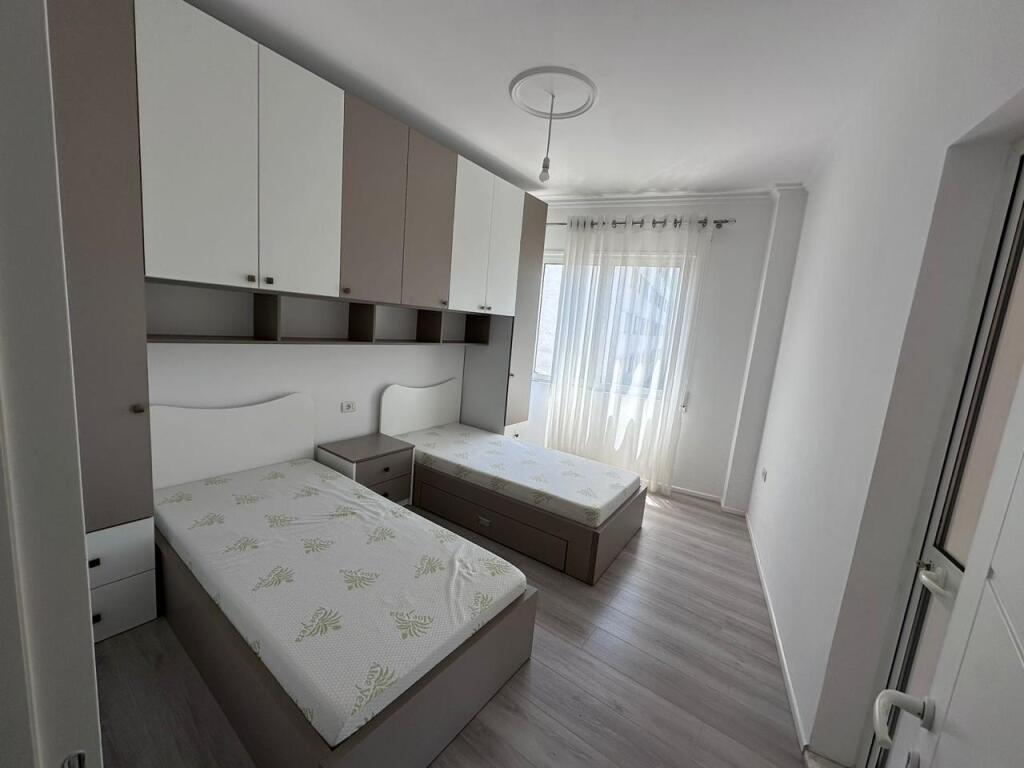 Shitet apartament tek 21 Dhjetori