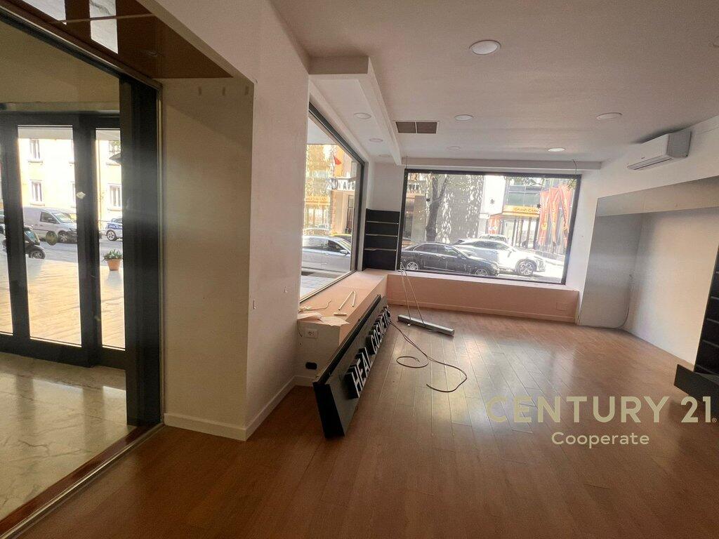  Commercial Space for Rent – Near Plaza Hotel, Floor 0