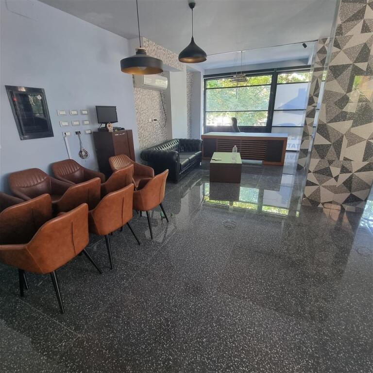 🏢Mine Peza Street near Big Market, business premises for rent, with an area of 90m2, empty. 600Euro (Net)