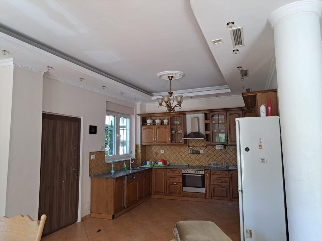 Super 3-storey villa for rent