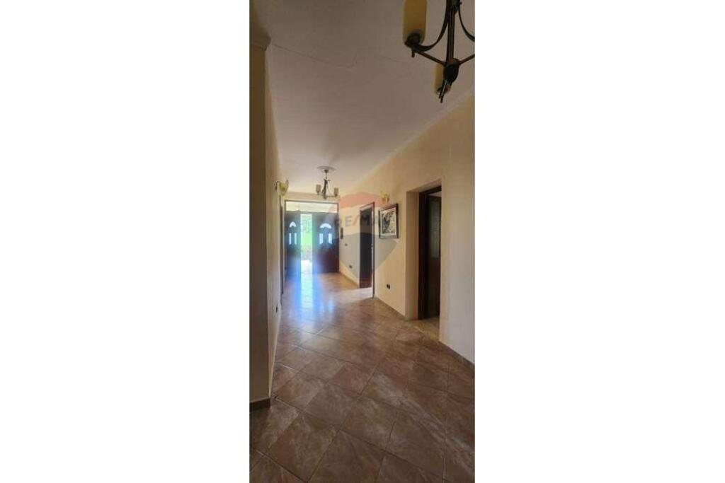Villa in vendita, Peze Helmes