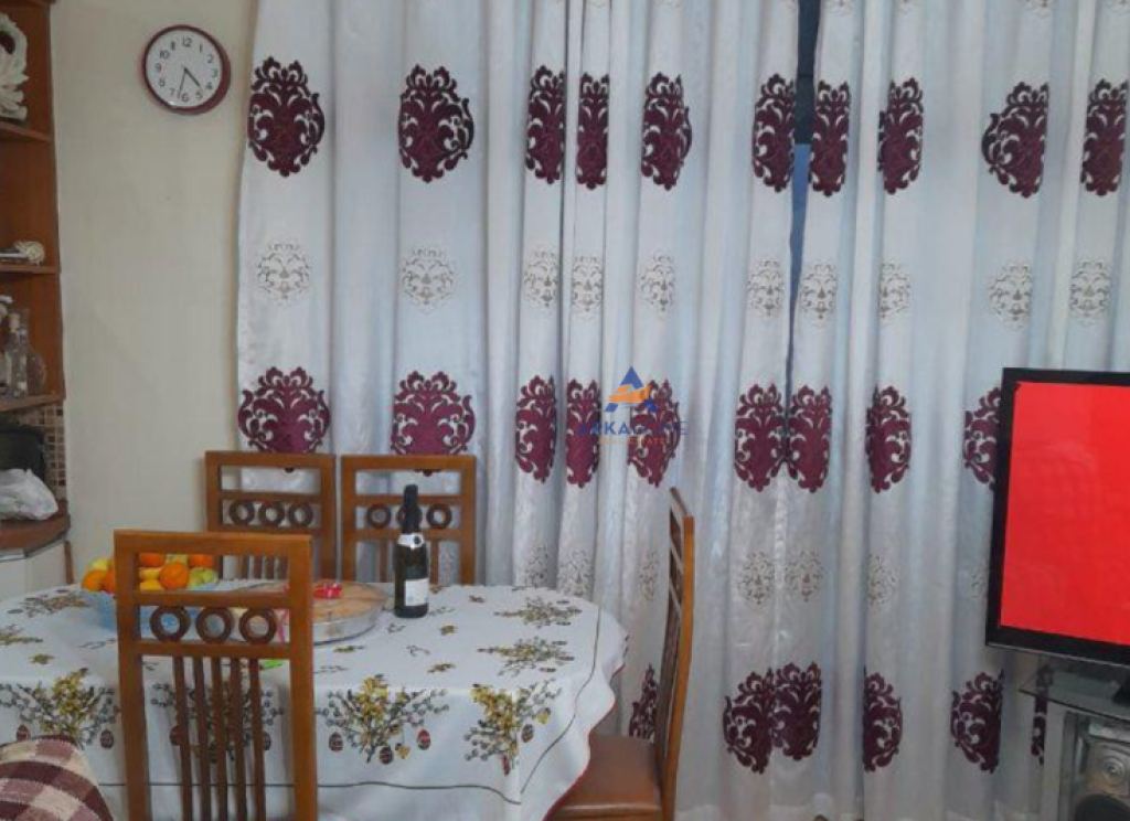 SHITET APARTAMENT 2+1+3 BALLKON "RRUGA NAIM FRASHERI,PRANE MOZAIKUT TE TIRANES" 250.000 EURO.