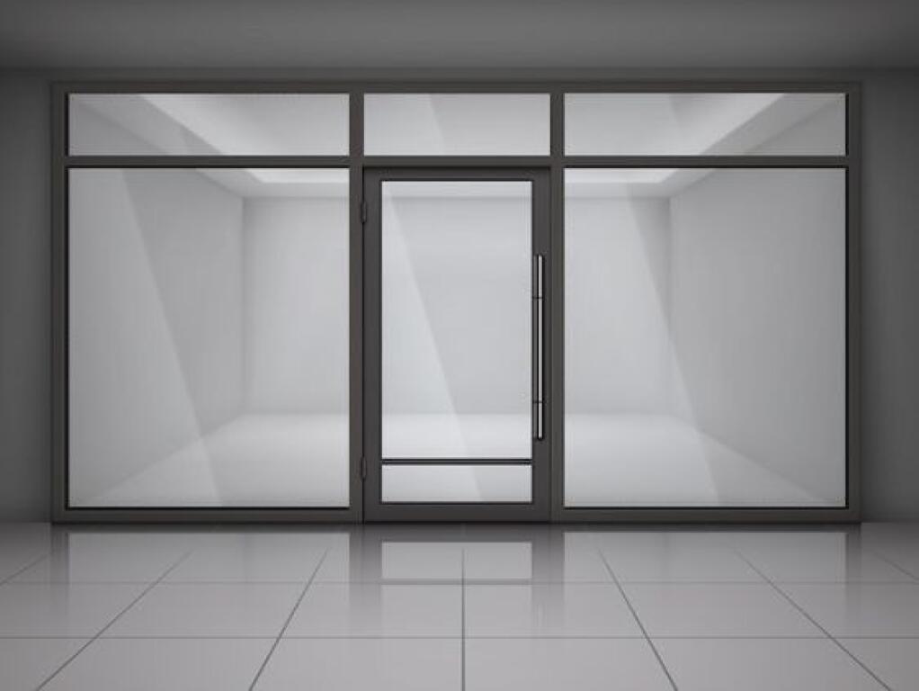 SHOP FOR RENT 30 M2 CENTER 450 EURO