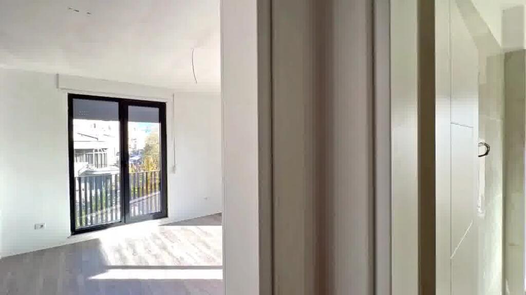 🏡 SHITET APARTAMENT 1+1 ME GARAZH – Rruga Qemal Stafa, Tiranë 📍