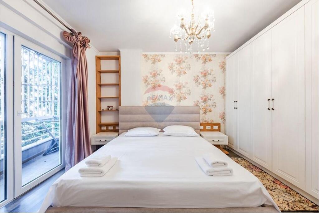 For rent, modern 2+1+2 apartment at Dry Lake. ID: 530391026-8
