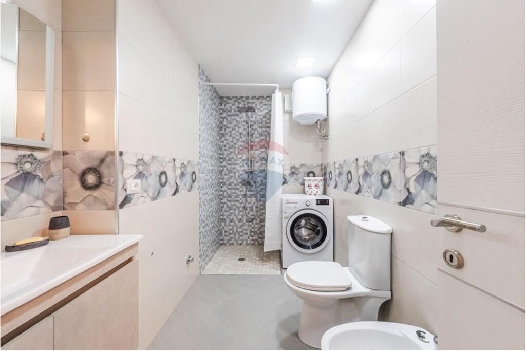 For rent, modern 2+1+2 apartment at Dry Lake. ID: 530391026-8
