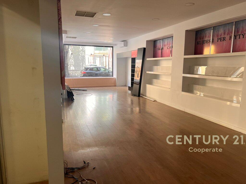  Commercial Space for Rent – Near Plaza Hotel, Floor 0