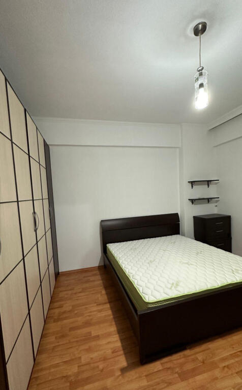 Appartamento 2+1 in affitto dietro piazza 21, via Kavaja