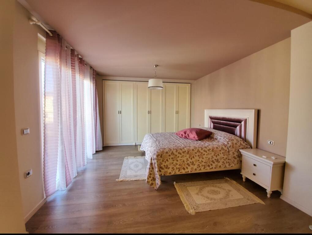 🌟 VILLA DI LUSSO IN VENDITA – RESIDENZA “AKACIA HILLS”, TIRANA 🌿
