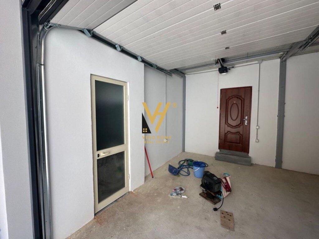 WAREHOUSE FOR RENT ON MUHAMET GJOLLESHA STREET 500 EURO