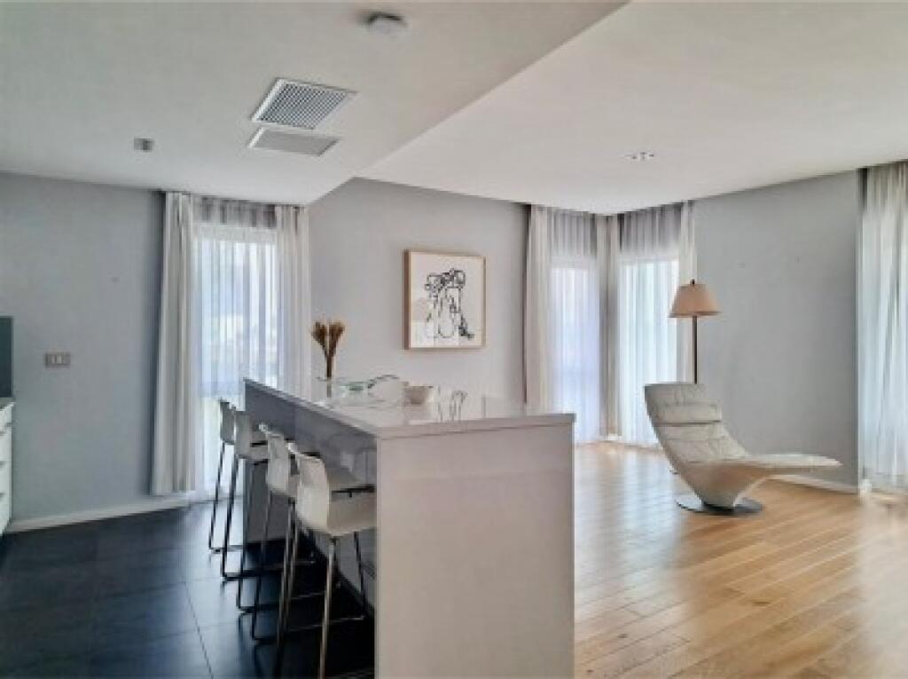 Appartamento in Affitto 1+1 presso l'ex Ristorante Durresi (ID B2101181) Tirana.