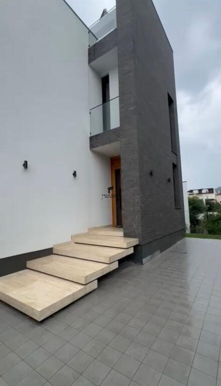 VILE ME QERA 600 M2 TEG 3000 EURO