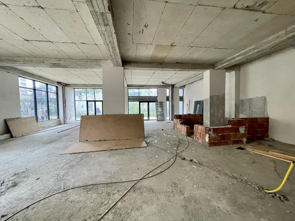 Commercial space for RENT opposite the New Maternity, (Brryli)