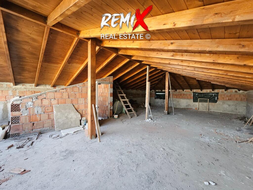 3 STOREY BUILDING FOR SALE NEAR THE STADIUM