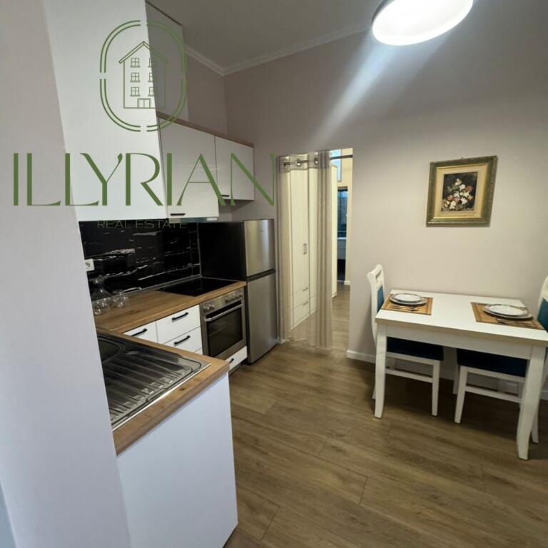 MONOLOCALE IN VENDITA IN VIA DURRES
