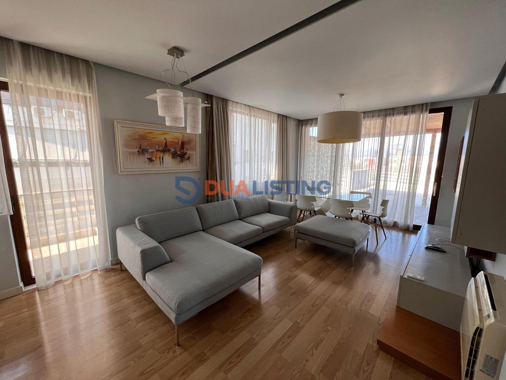 Jepet me qira Apartament Modern 2+1 me Verande!