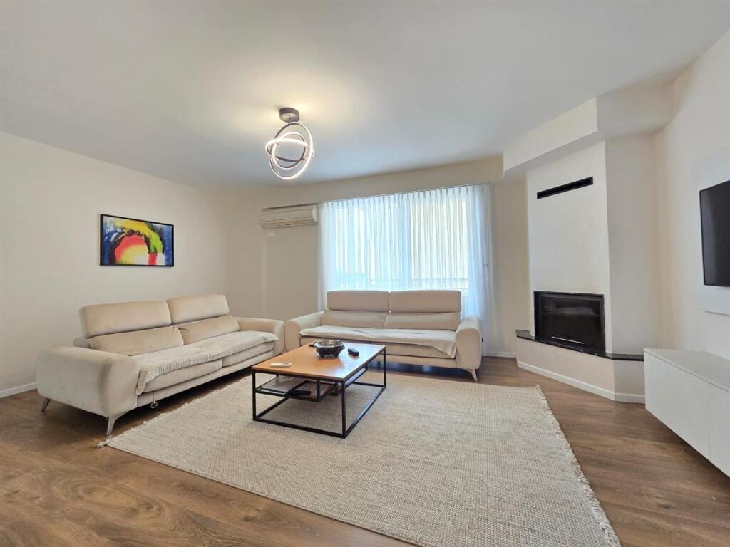Apartament 3+2+2 me Qira – Zona 5 Maji, pranë Big Market