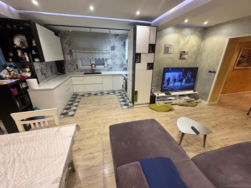 Appartamento in affitto 3+1+2 vicino alla scuola Vasil Shanto