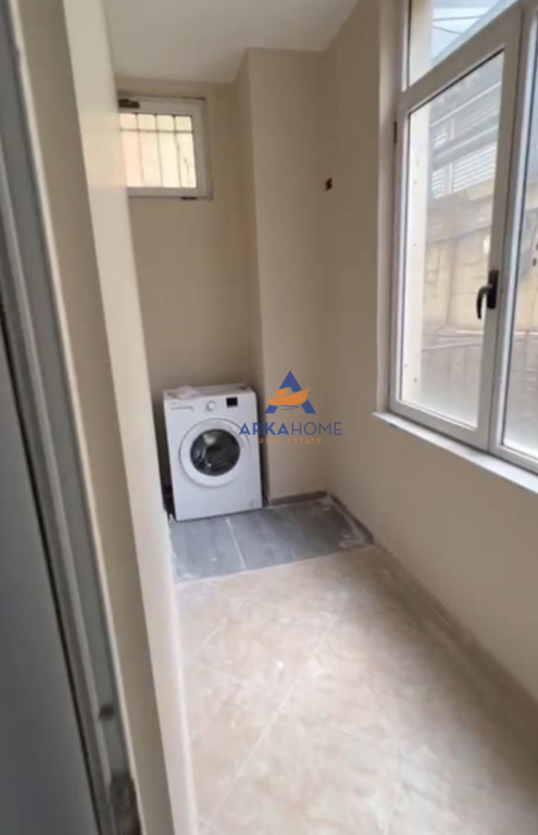 JEPET APARTAMENT ME QERA 1+1+BALLKON "RRUGA RRAPO HEKALI,MBIKALIMI KRISTALIT" 400 EURO.