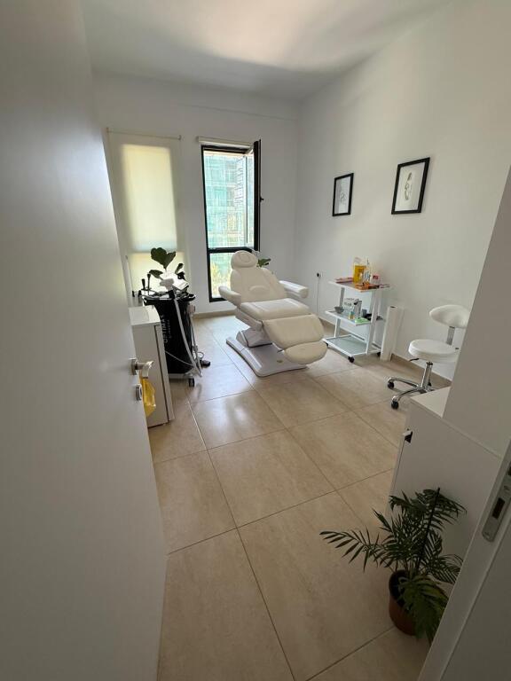 AMBIENT BIZNESI ME QIRA TE SQUARE 21 SUPER OPSION